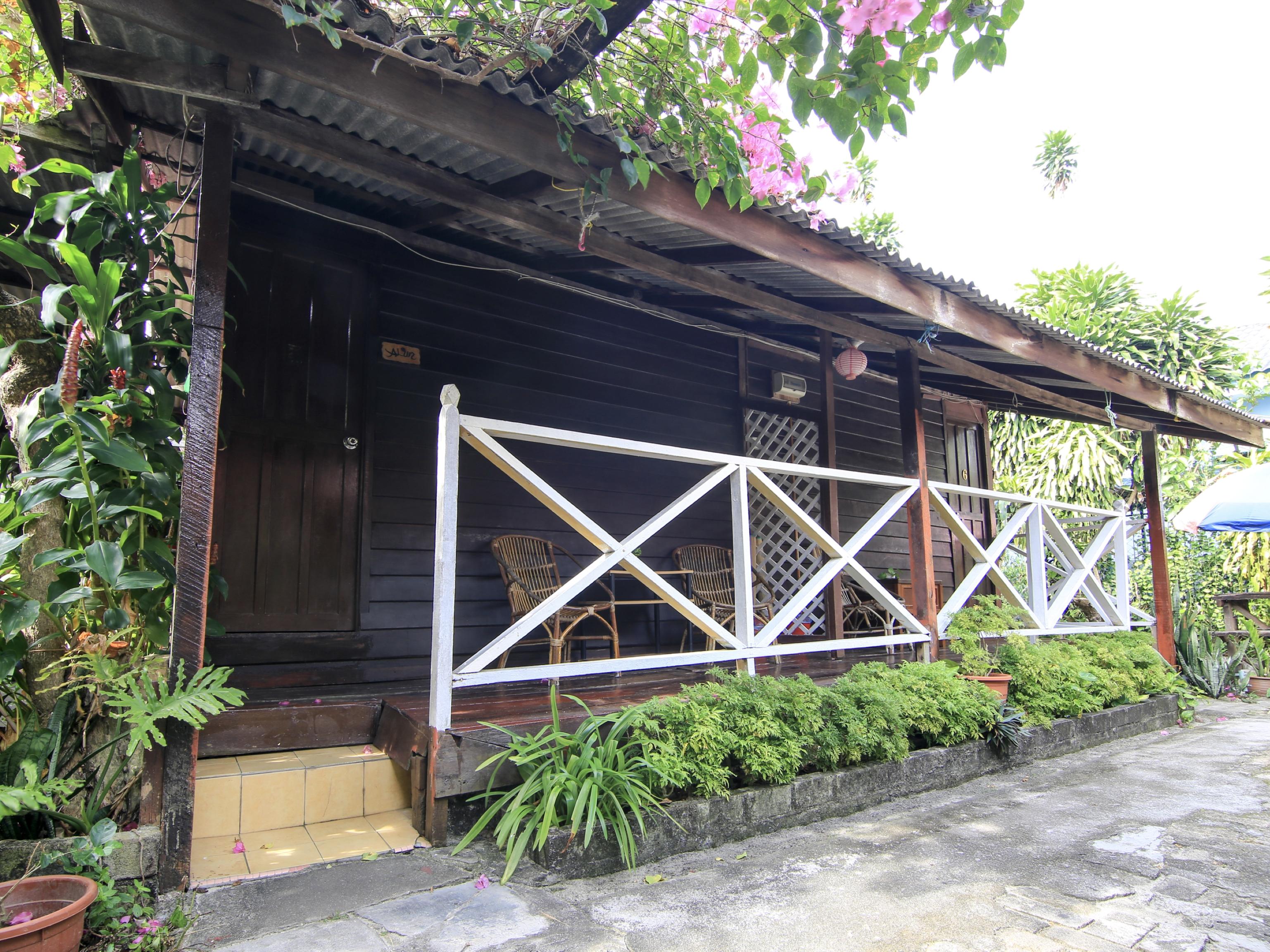 OYO 44084 Ombak Inn Chalet Kampung Teluk Nipah Bagian luar foto