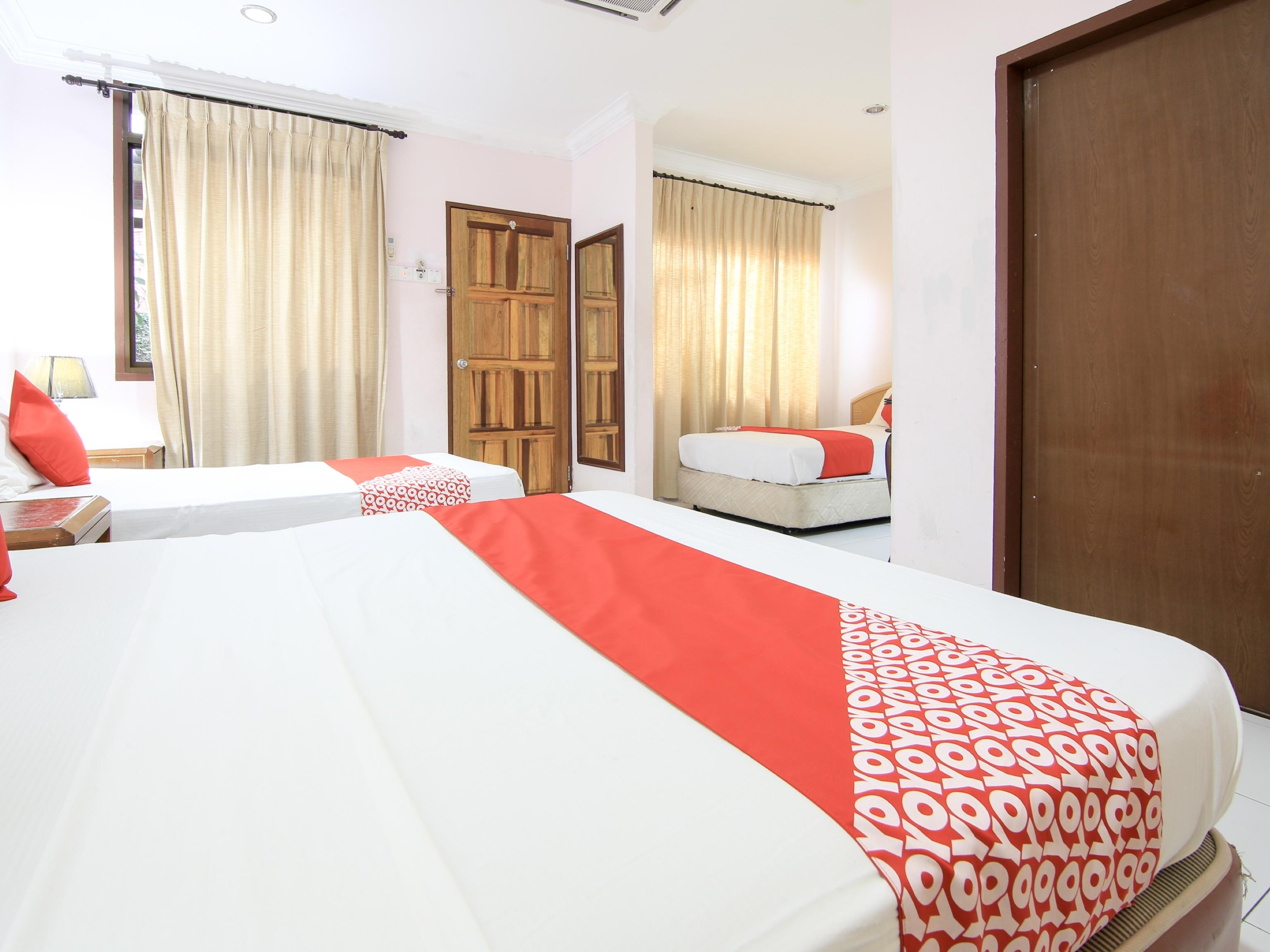 OYO 44084 Ombak Inn Chalet Kampung Teluk Nipah Bagian luar foto