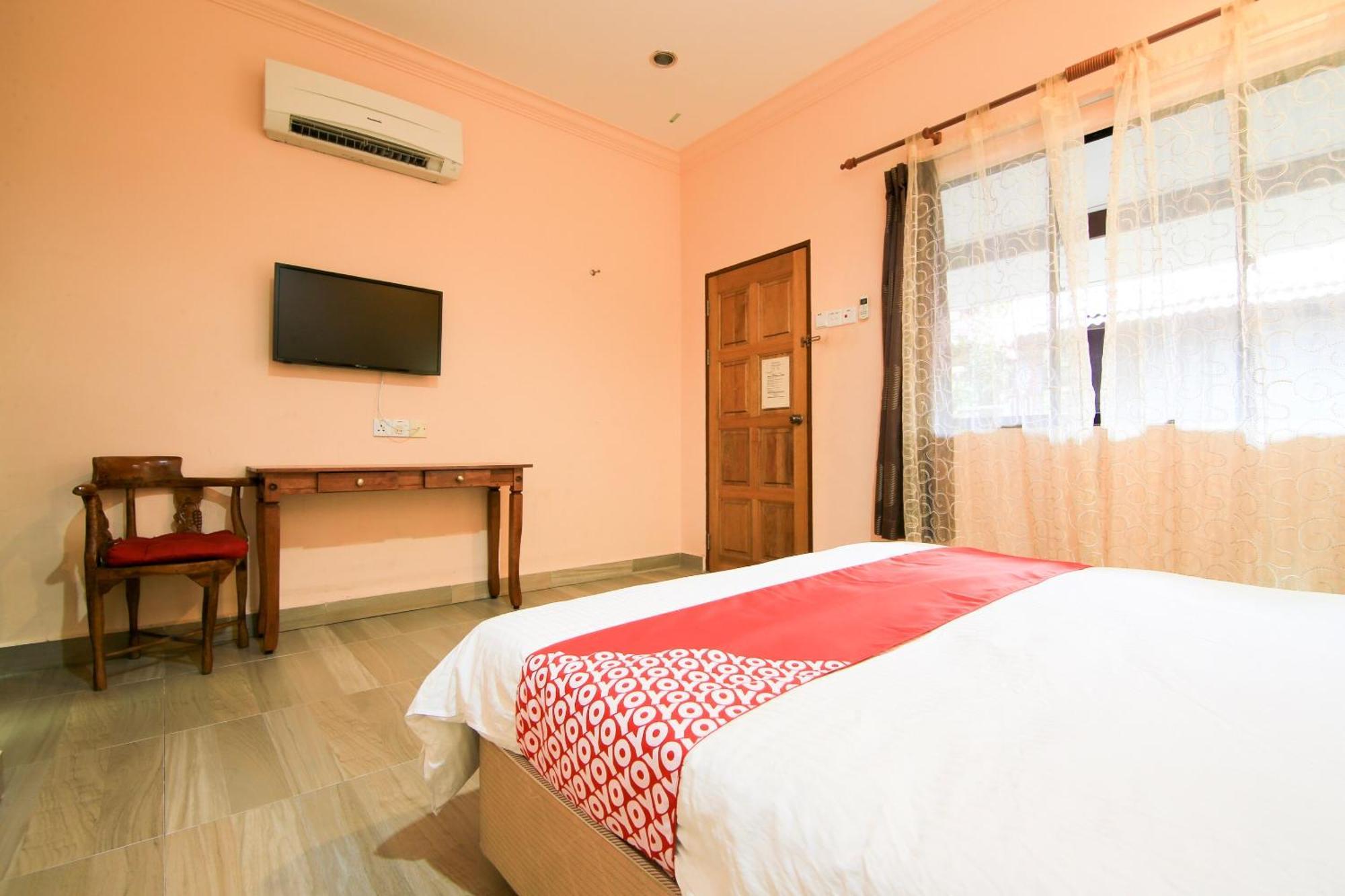 OYO 44084 Ombak Inn Chalet Kampung Teluk Nipah Bagian luar foto