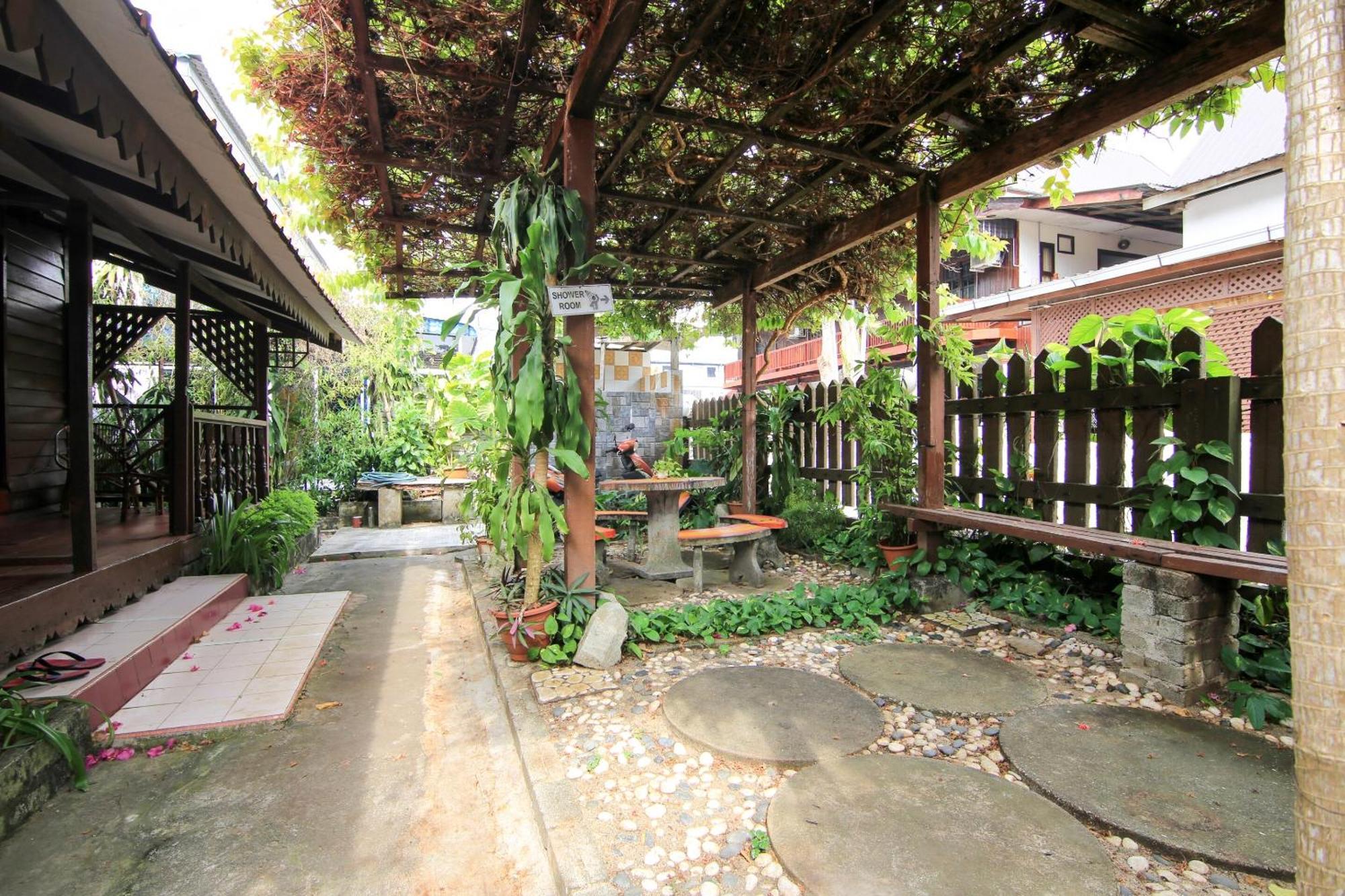 OYO 44084 Ombak Inn Chalet Kampung Teluk Nipah Bagian luar foto