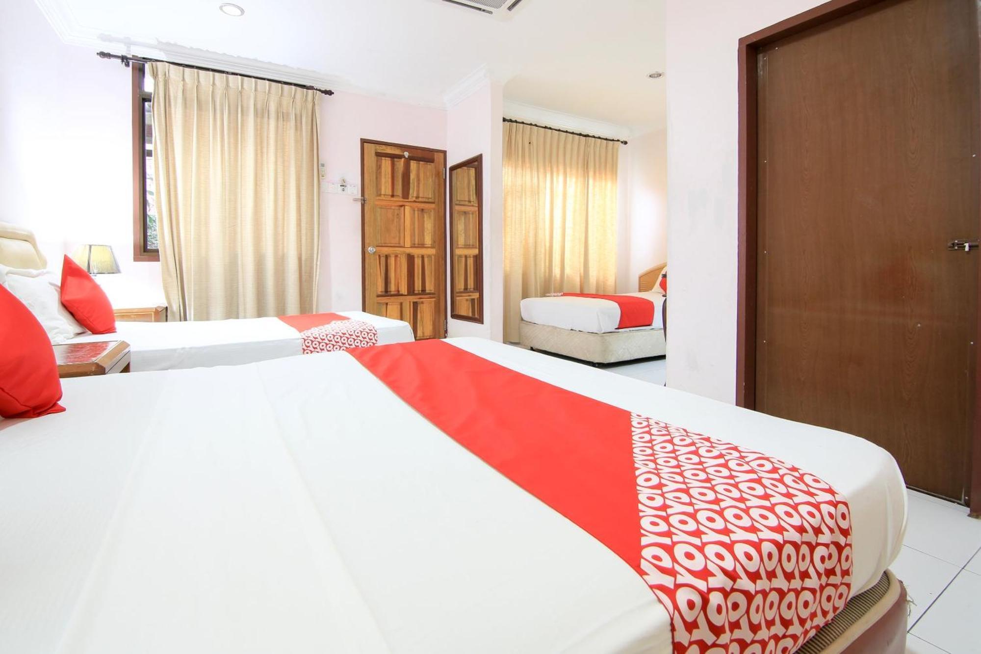 OYO 44084 Ombak Inn Chalet Kampung Teluk Nipah Bagian luar foto