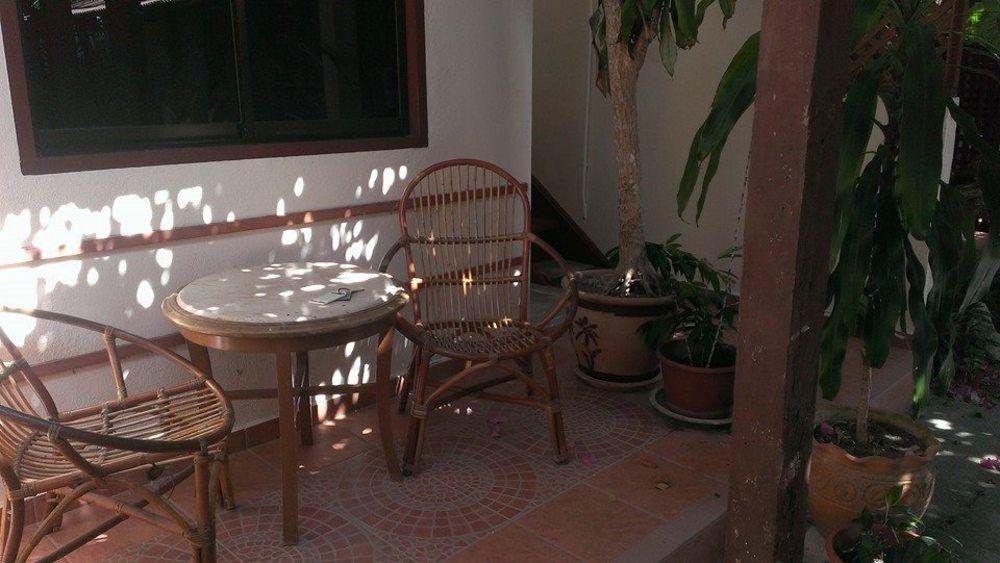 OYO 44084 Ombak Inn Chalet Kampung Teluk Nipah Bagian luar foto